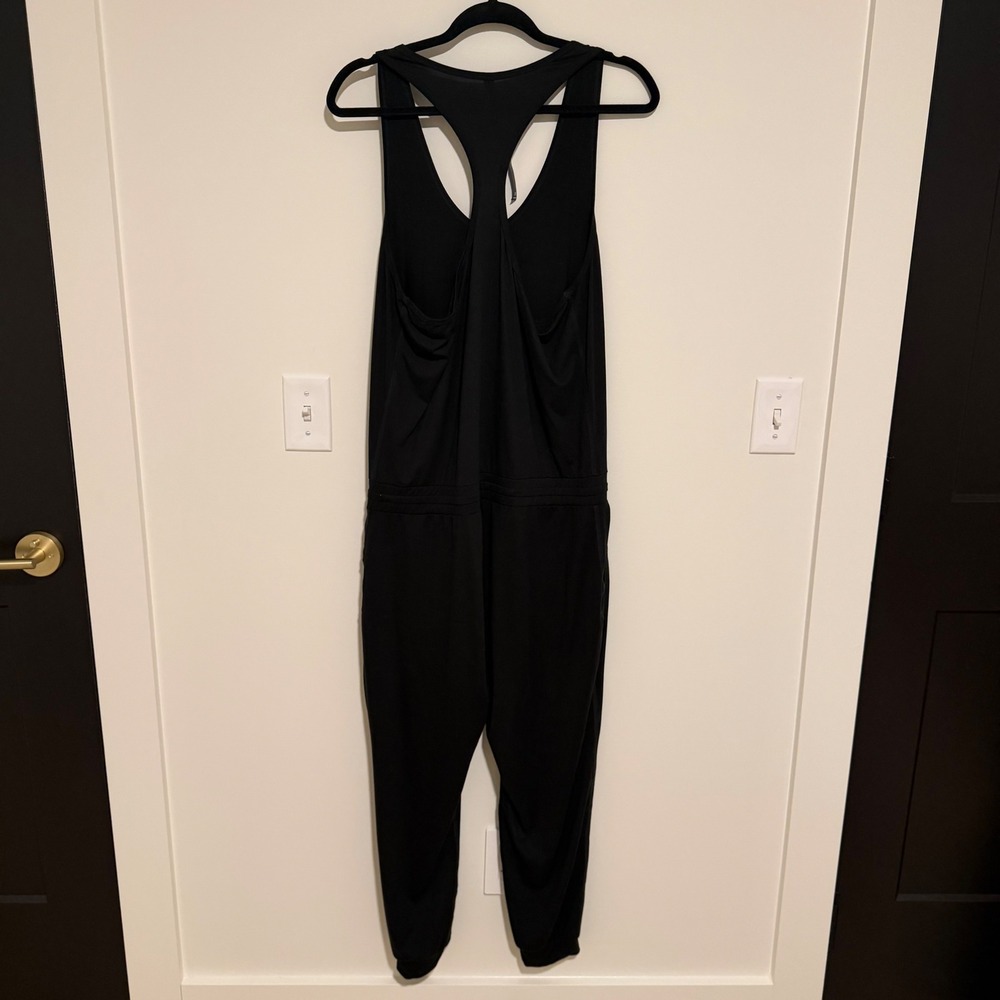 Vuori Lux Jumpsuit Womens Large Black Racerback Jogger One Piece Activewear - Picture 2 of 4